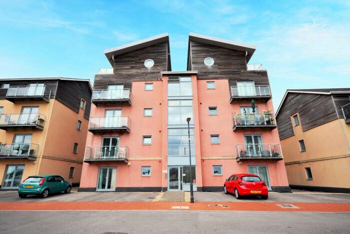 2 Bedroom Apartment To Rent In Chanterelle House, Glanfa Dafydd, Barry, CF63