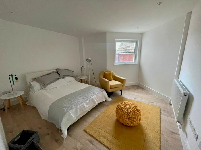 2 Bedroom Flat To Rent In Midland Road, Luton, LU2