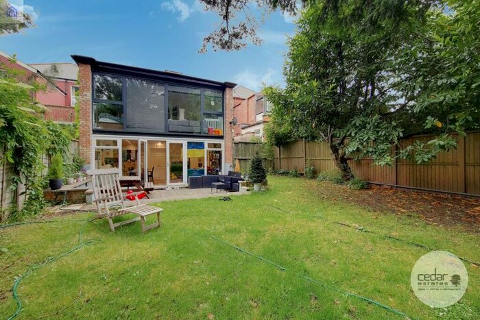 3 Bedroom Flat To Rent In Fordwych Road, West Hampstead, NW2