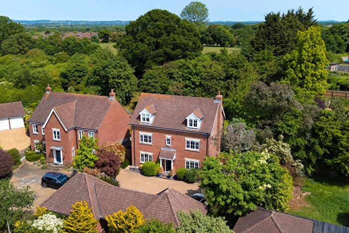 5 Bedroom Detached House For Sale In Tudor Farm Close, Kingsnorth, TN23