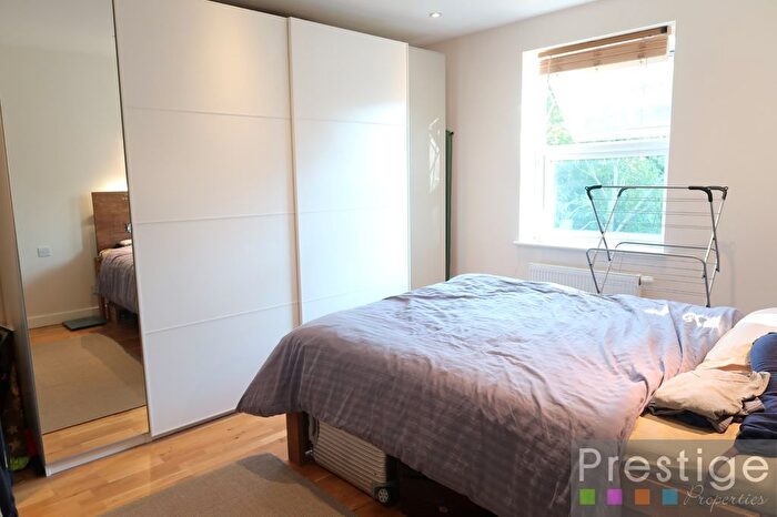 2 Bedroom Flat To Rent In Alexandra Grove, London, N4