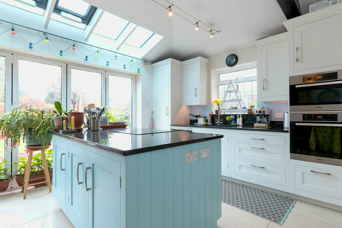 3 Bedroom Semi-Detached House To Rent In Southdale Road, Oxford, OX2