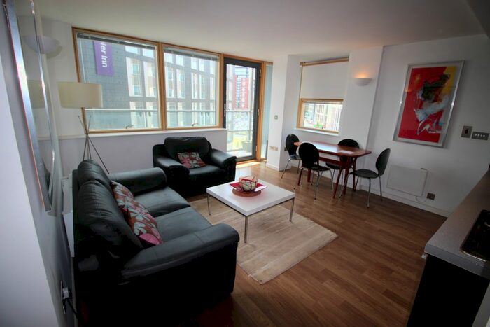 2 Bedroom Flat To Rent In West Point, Wellington Street, LS1