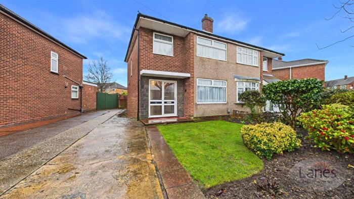 3 Bedroom Semi Detached House For Sale In Roundmoor Drive, Cheshunt, Waltham Cross, EN8