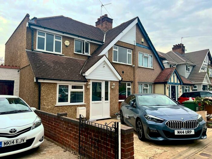 4 Bedroom Semi-Detached House To Rent In Boxtree Lane, Harrow, HA3