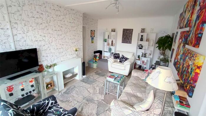 3 Bedroom End Of Terrace House For Sale In Dimbath Avenue, Blackmill, Bridgend, CF35