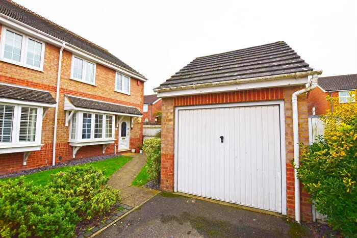 3 Bedroom Semi Detached House For Sale In Academy Drive, Gillingham, ME7