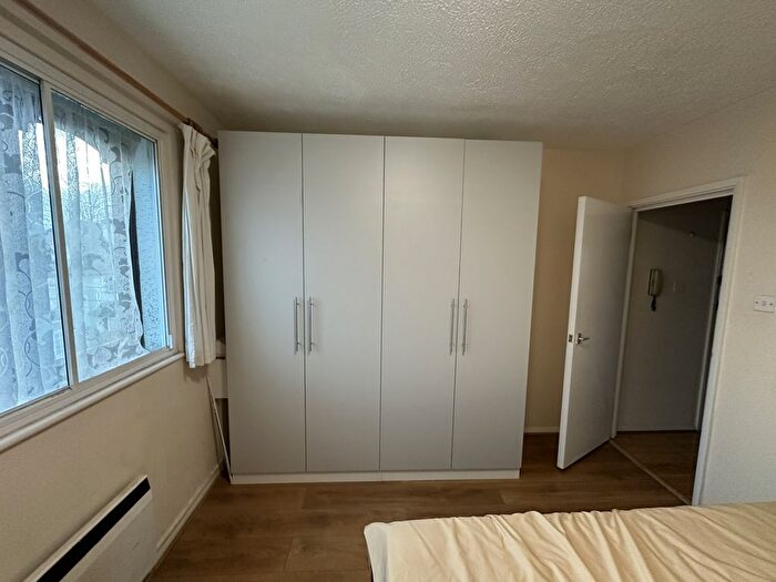 1 Bedroom Flat To Rent In Heath Road, Hounslow, TW3