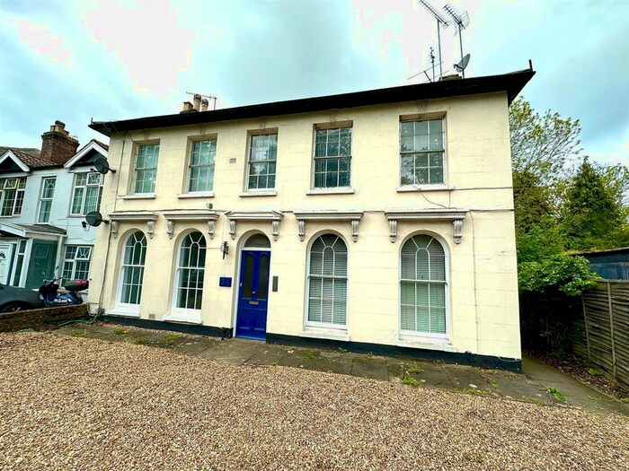 Studio To Rent In Hillingdon Road, Uxbridge, Middlesex, UB10