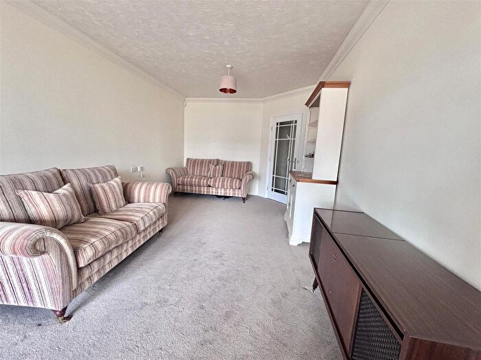 1 Bedroom Flat For Sale In Narrowcliff, Newquay, TR7