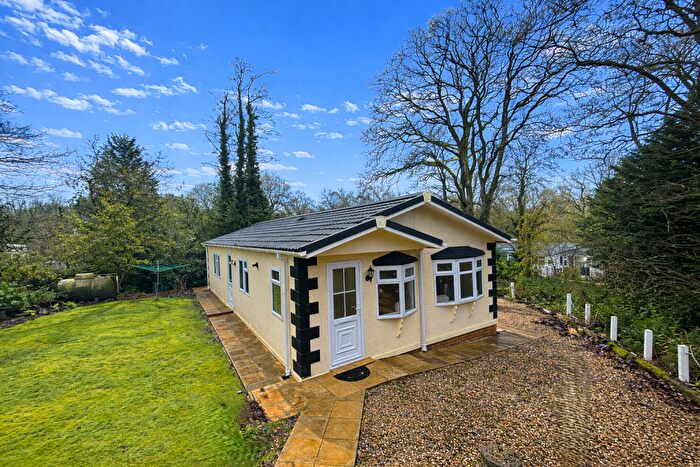 2 Bedroom Park Home For Sale In Heatherfield, Pathfinder Village, Exeter, EX6