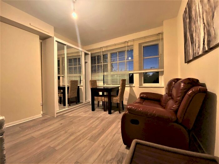 1 Bedroom Studio To Rent In Wilmot Street, Bethnal Green Road, E2