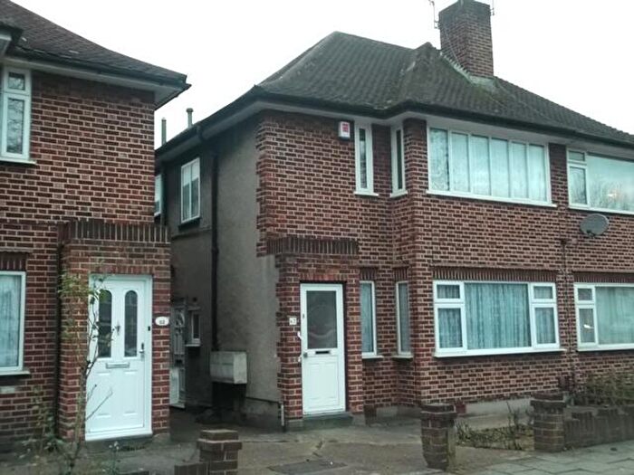 2 Bedroom Apartment To Rent In Stanmore, London, NW9