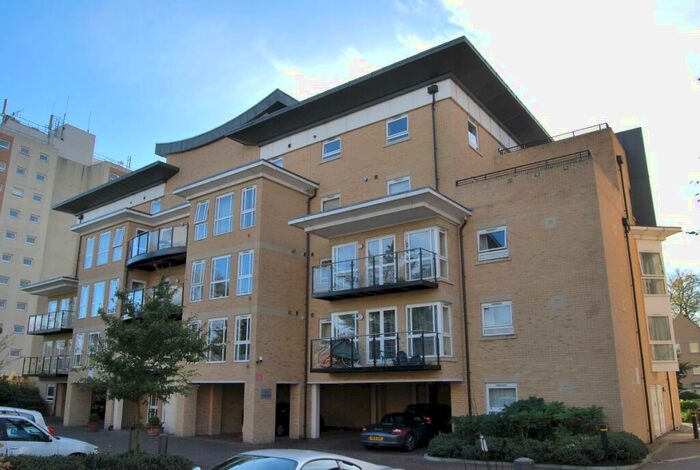 2 Bedroom Flat To Rent In Sparkes Close Bromley, BR2