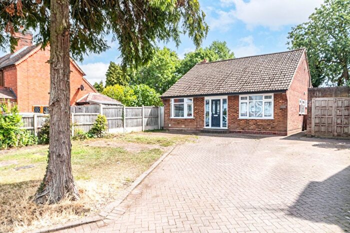 3 Bedroom Bungalow For Sale In Heathfield Road, Redditch, Worcestershire, B97