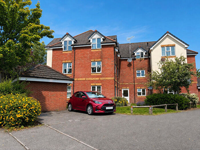 2 Bedroom Flat For Sale In Chloe Gardens, Parkstone, Poole, BH12