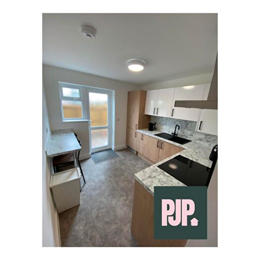 3 Bedroom Flat To Rent In Bath Road, Bristol, BS4