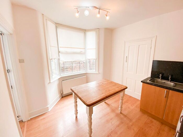 3 Bedroom Terraced House For Sale In Woodville Road, London, E18