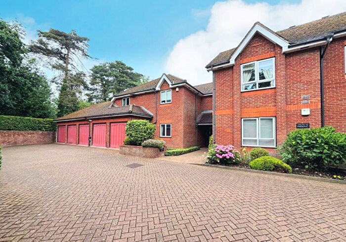 2 Bedroom Flat For Sale In The Callanders, Heathbourne Road, Bushey Heath, Bushey, Hertfordshire, WD23