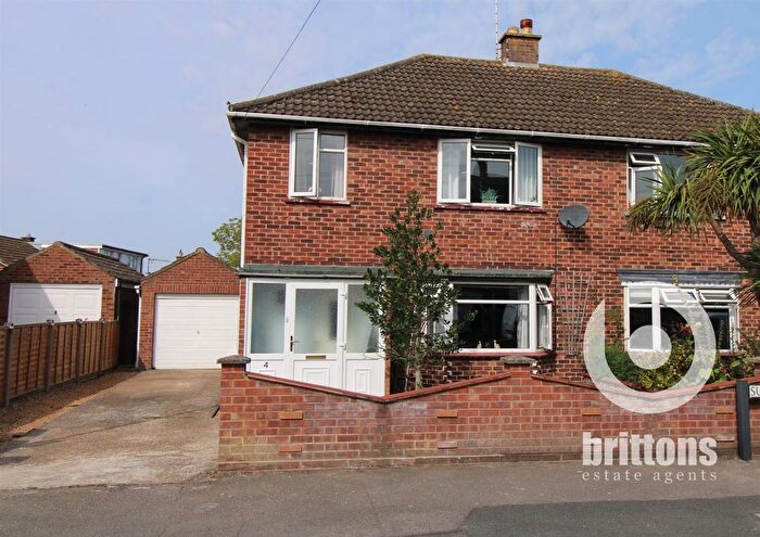 3 Bedroom Semi-Detached House For Sale In Suffield Way, King's Lynn, PE30