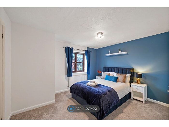 5 Bedroom Semi-Detached House To Rent In Warren Close, Stone, Aylesbury, HP17