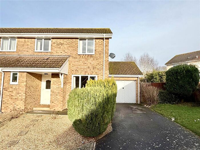 3 Bedroom Semi Detached House For Sale In Woodruff Close, Highcliffe On Sea, Christchurch, BH23