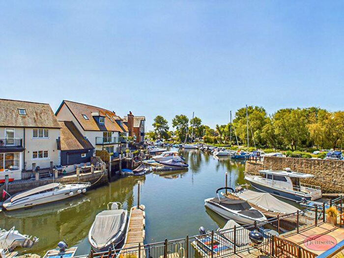 3 Bedroom Town House For Sale In Rossiters Quay, Christchurch, BH23