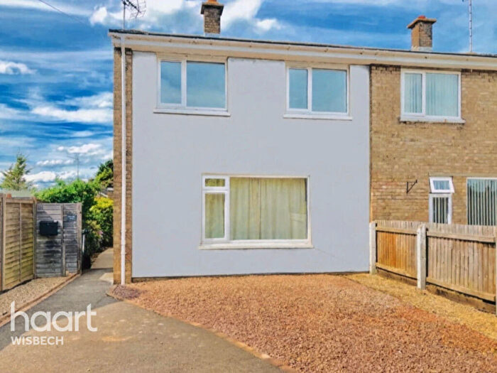 3 Bedroom Semi Detached House For Sale In High Road, Wisbech St Mary, PE13