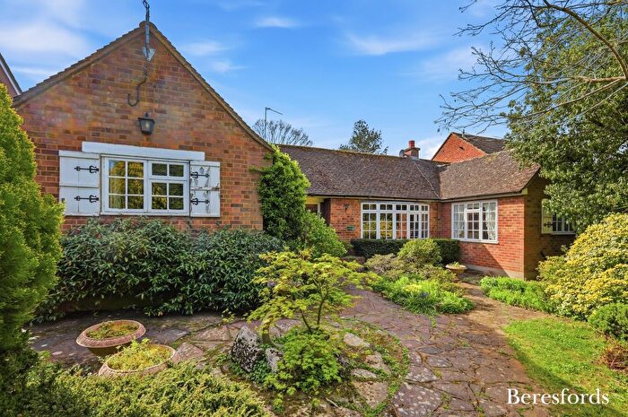 2 Bedroom Bungalow For Sale In Fairfield Rise, Billericay, CM12