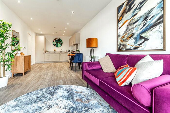 2 Bedroom Apartment For Sale In Vista House, Hatfield Rise, Hatfield, Hatfield, AL10