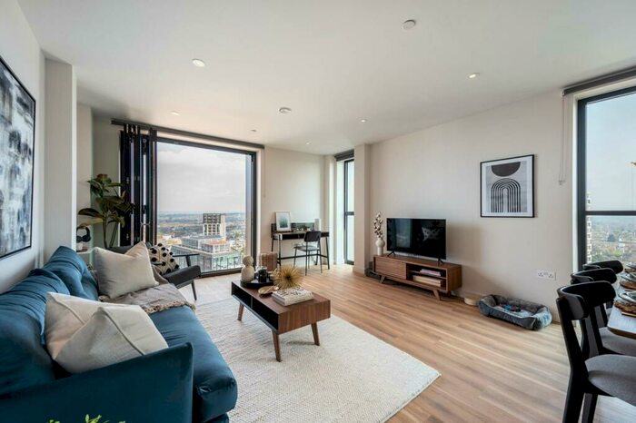 3 Bedroom Flat To Rent In Ten Degrees, Croydon, CR0