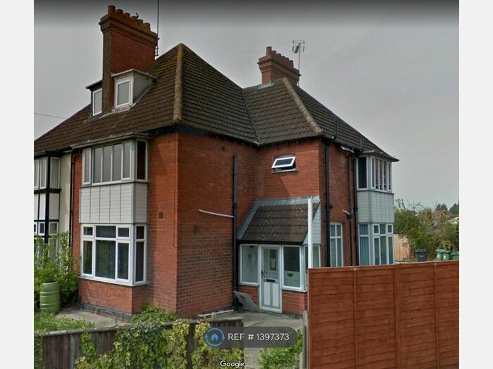 6 Bedroom Semi-Detached House To Rent In Podsmead Road, Gloucester, GL1