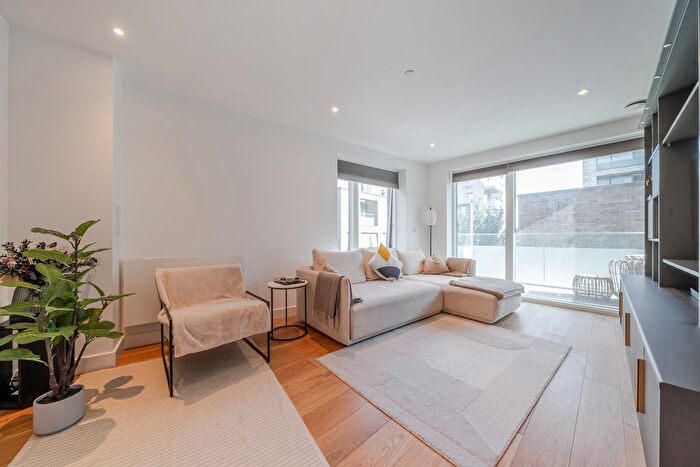 3 Bedroom Flat For Sale In West Parkside, Greenwich Peninsula, SE10