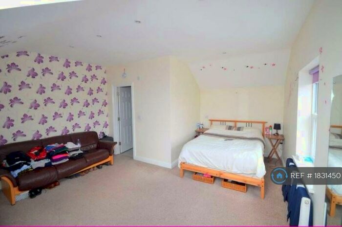2 Bedroom Maisonette To Rent In Bounty Street, New Bradwell, Milton Keynes, MK13