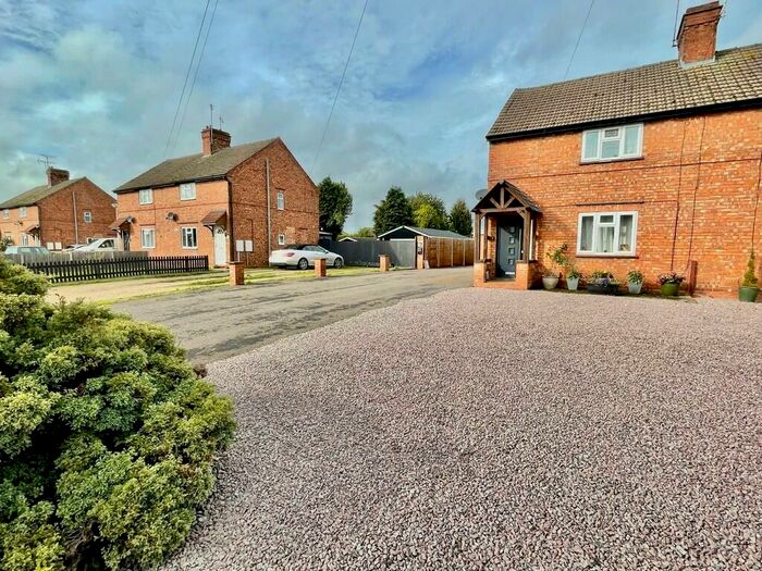 3 Bedroom Semi-Detached House For Sale In West Cobgate, Moulton, PE12