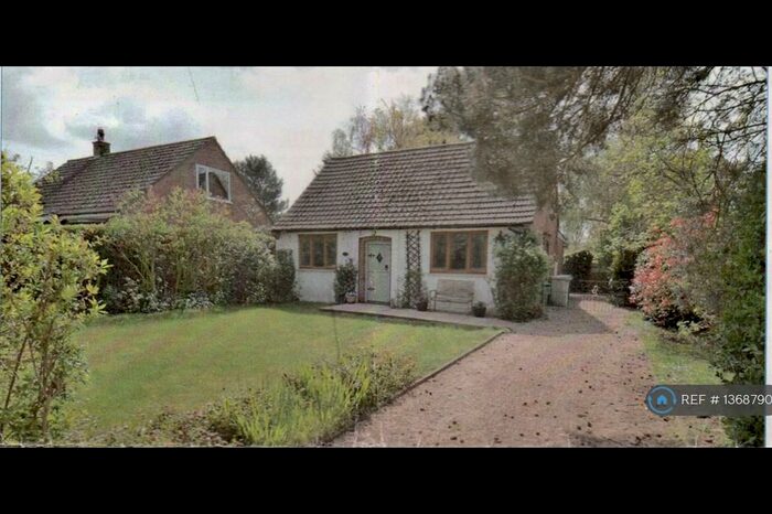 2 Bedroom Bungalow To Rent In Sandy Lane, Woodhall Spa, LN10