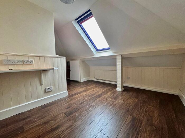 4 Bedroom Semi-Detached House To Rent In Longstomps Avenue, Chelmsford, CM2