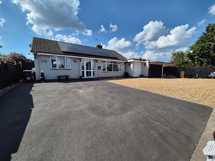 3 Bedroom Detached Bungalow For Sale In Kings Croft, Birmingham, B26