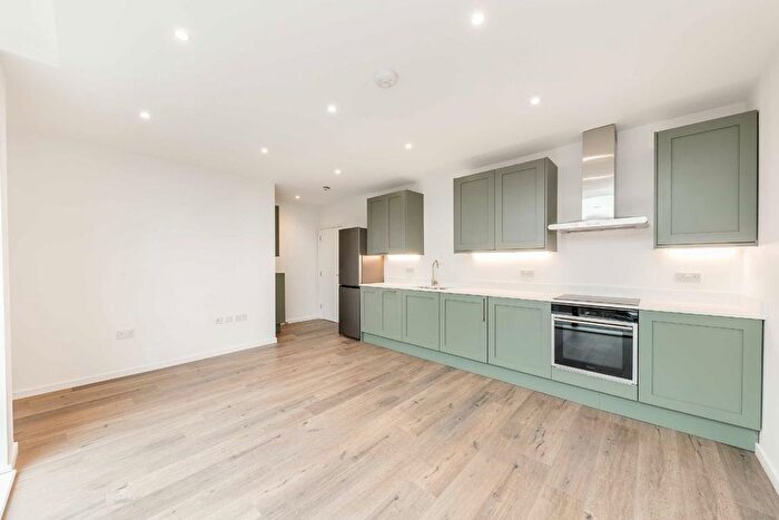 1 Bedroom Flat To Rent In Elm Grove, Wimbledon, SW19