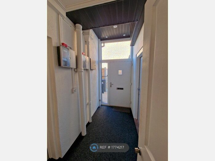 Studio To Rent In Wellsway, Bath, BA2