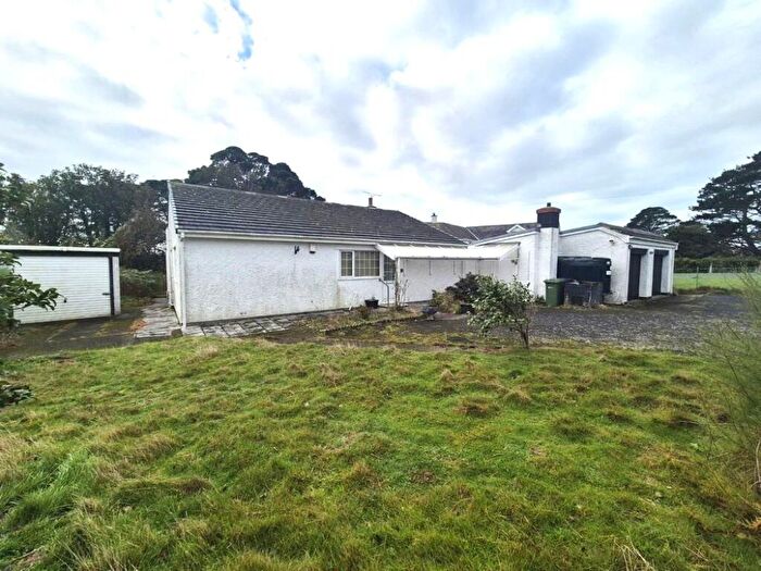 3 Bedroom Bungalow For Sale In The Drive, Malltraeth, Anglesey, LL62