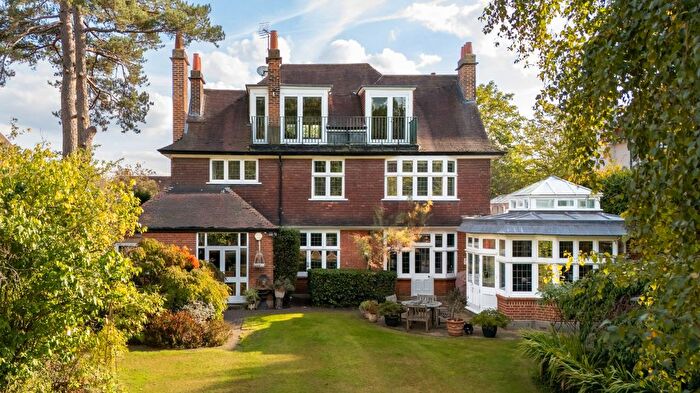 8 Bedroom Detached House For Sale In Manor Way, London, SE3