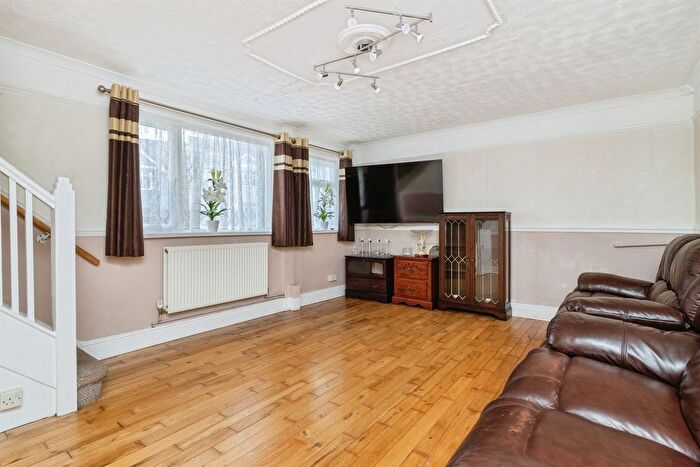 3 Bedroom Detached House For Sale In Barnfield Road, Paignton, TQ3