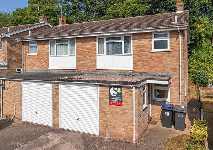 3 Bedroom Semi-Detached House To Rent In St Michaels Road, Canterbury, CT2