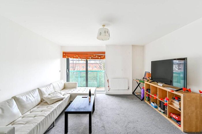 1 Bedroom Flat To Rent In Oval Road, Camden Town, London, NW1