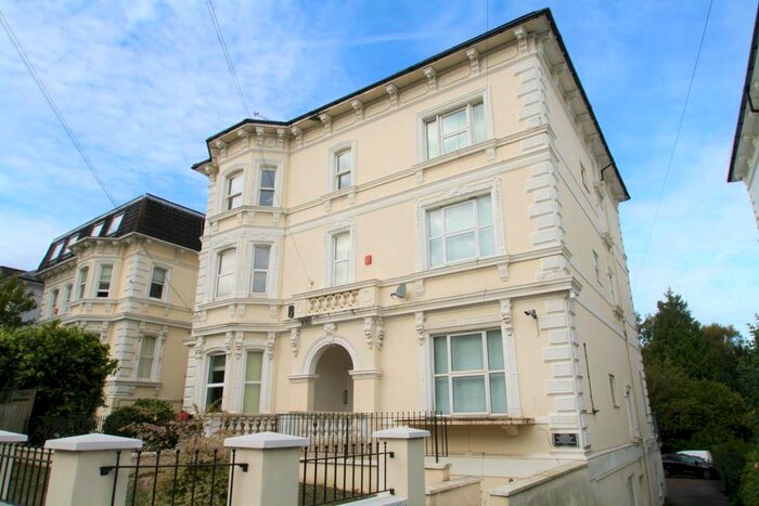 1 Bedroom Flat To Rent In Upper Grosvenor Road, Tunbridge Wells, TN1