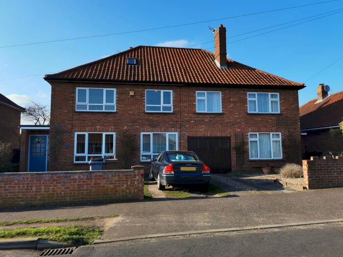3 Bedroom Semi-Detached House To Rent In Samson Road, Norwich, NR6