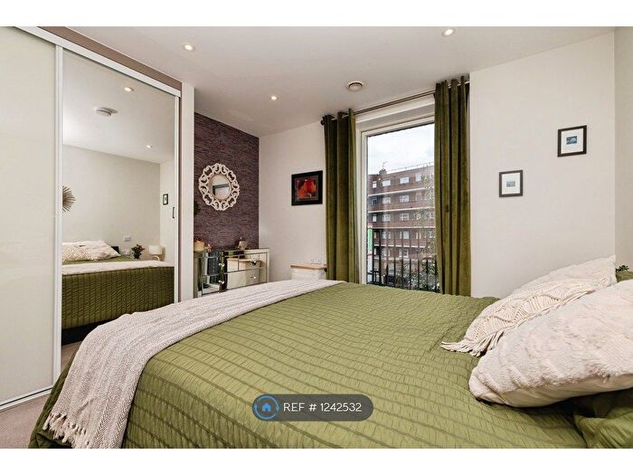 2 Bedroom Flat To Rent In Clift House, London, N1