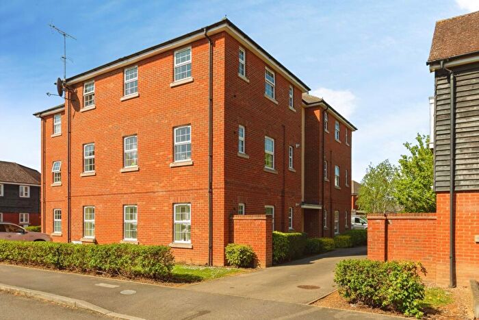 2 Bedroom Flat For Sale In Pluto Way, Aylesbury, Buckinghamshire, HP19
