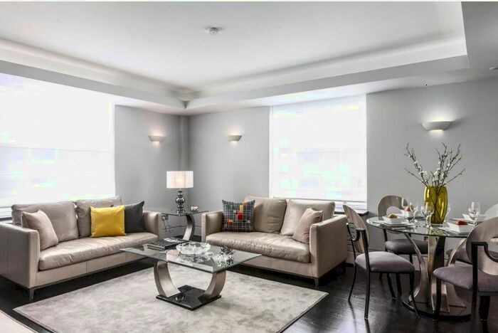 2 Bedroom Flat To Rent In South Audley Street, Mayfair, London, W1K